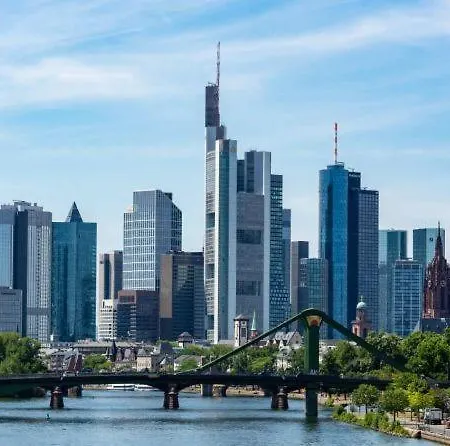 Easy Travel To Frankfurt Apartment